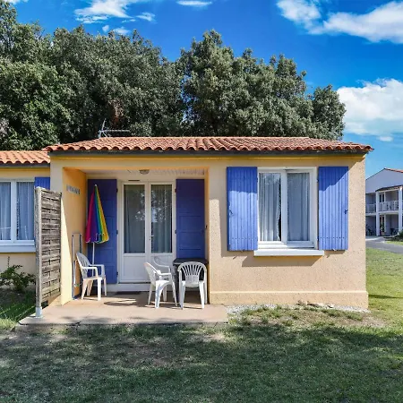 Gite In A Holiday Park With Pool Сasa de vacaciones