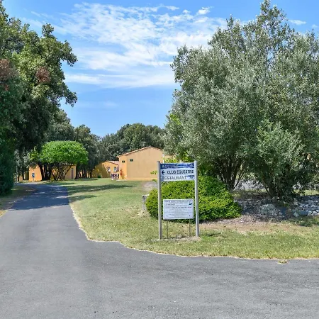 Gite In A Holiday Park With Pool Saint-Savinien